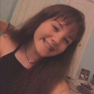 Meet your Posher, Demi